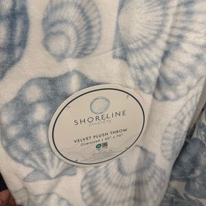 Shoreline Velvet Plush Throw with Blue Seashells